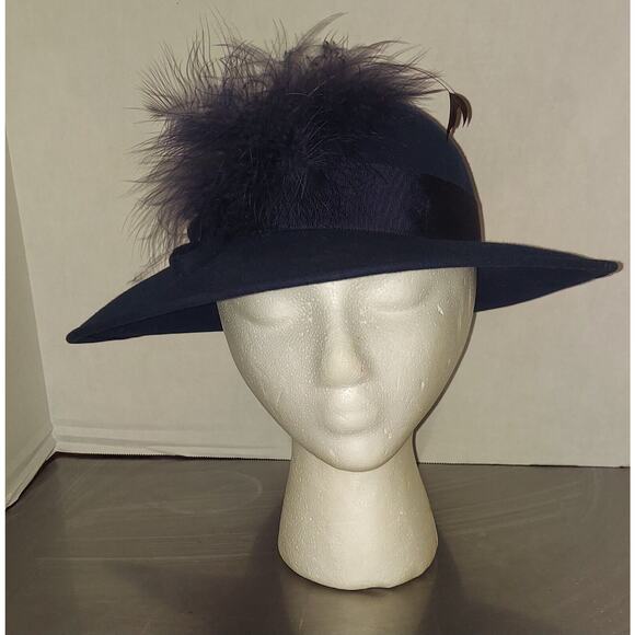 Vtg. Frederick Fox LDN Navy Blue Wool Felt Round Hat with Feather Accent - Picture 1 of 7